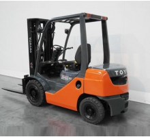 Вилочный погрузчик Toyota FDF25