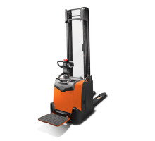 Электрический штабелер Toyota SPE120 (Исполнение для рыбной промышленности)